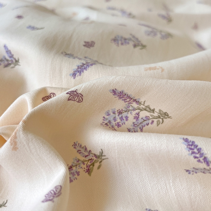 91家纺网 家纺一手货源 找家纺 名品家纺 2025新款加厚高克重人字纹优卡棉双层纱提花四件套（提供买家秀） 薰衣草