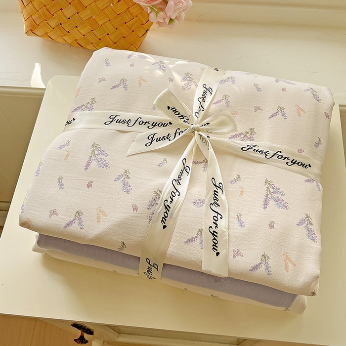 91家纺网 家纺一手货源 找家纺 名品家纺 2025新款加厚高克重人字纹优卡棉双层纱提花四件套（提供买家秀） 薰衣草