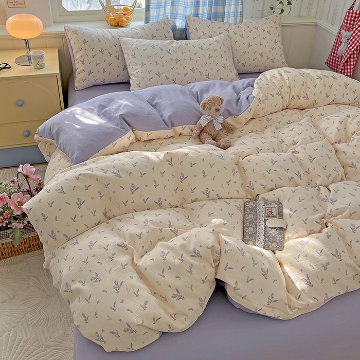 91家纺网 家纺一手货源 找家纺 名品家纺 2025新款加厚高克重人字纹优卡棉双层纱提花四件套（提供买家秀） 薰衣草