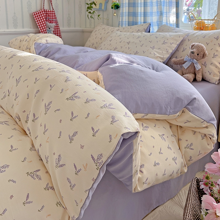 91家纺网 家纺一手货源 找家纺 名品家纺 2025新款加厚高克重人字纹优卡棉双层纱提花四件套（提供买家秀） 薰衣草