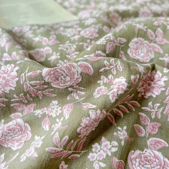 91家纺网 家纺一手货源 找家纺 名品家纺 2025新款加厚高克重人字纹优卡棉双层纱提花四件套（提供买家秀） 野菊