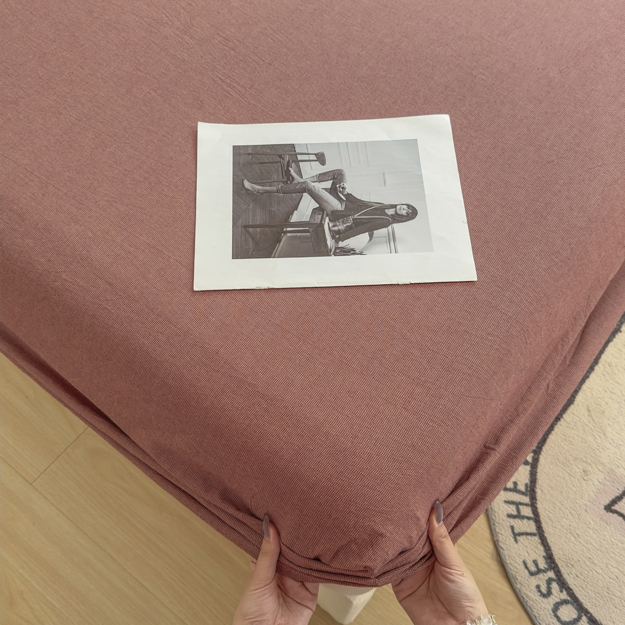 91家纺网 家纺一手货源 找家纺 晚依家纺 2025新款A类色织全棉水洗棉床单单件纯棉格子纯色学生宿舍定制定做 纯棉素-红