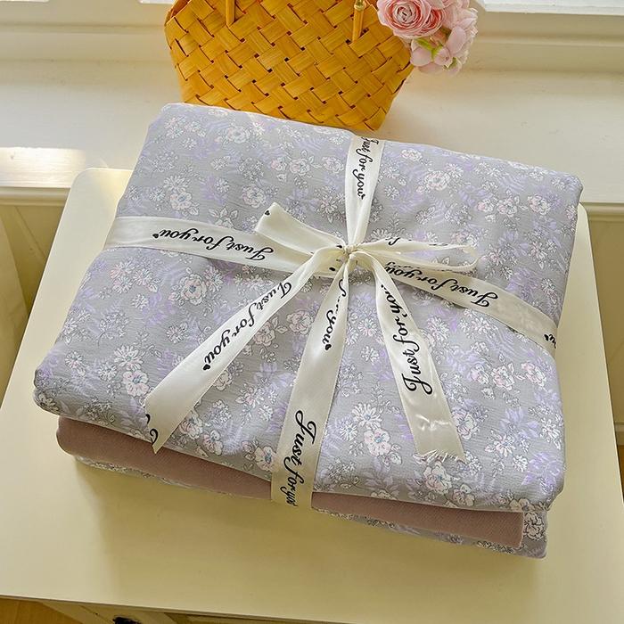 91家纺网 家纺一手货源 找家纺 名品家纺 2025新款加厚高克重人字纹优卡棉双层纱提花四件套（提供买家秀） 紫色花香