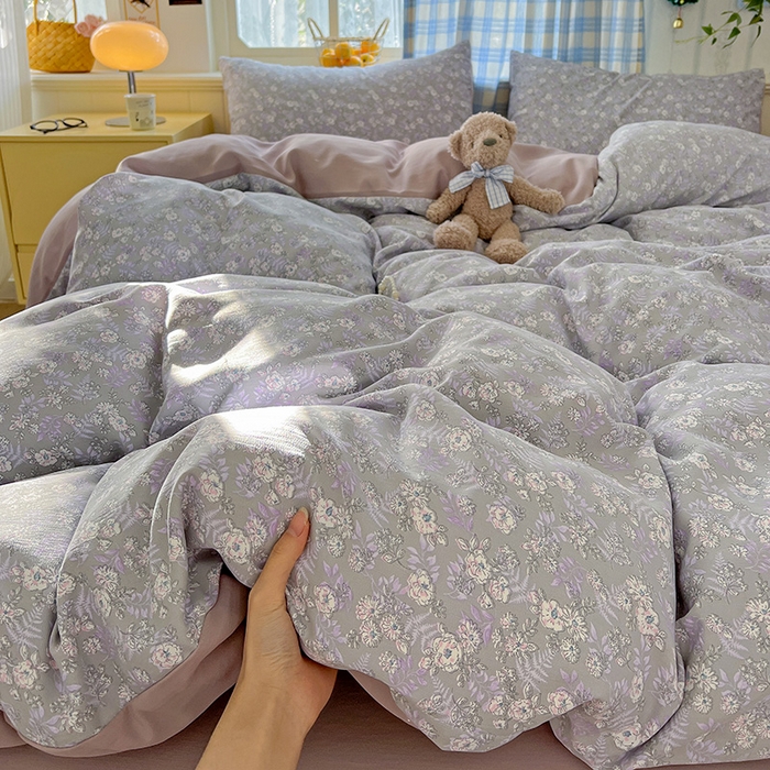 91家纺网 家纺一手货源 找家纺 名品家纺 2025新款加厚高克重人字纹优卡棉双层纱提花四件套（提供买家秀） 紫色花香