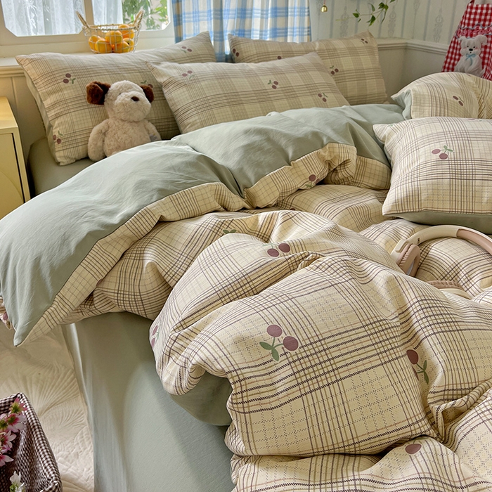 91家纺网 家纺一手货源 找家纺 名品家纺 2025新款加厚高克重人字纹优卡棉双层纱提花四件套（提供买家秀） 紫樱桃