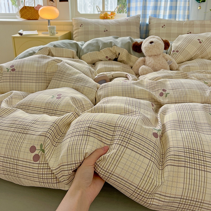 91家纺网 家纺一手货源 找家纺 名品家纺 2025新款加厚高克重人字纹优卡棉双层纱提花四件套（提供买家秀） 紫樱桃