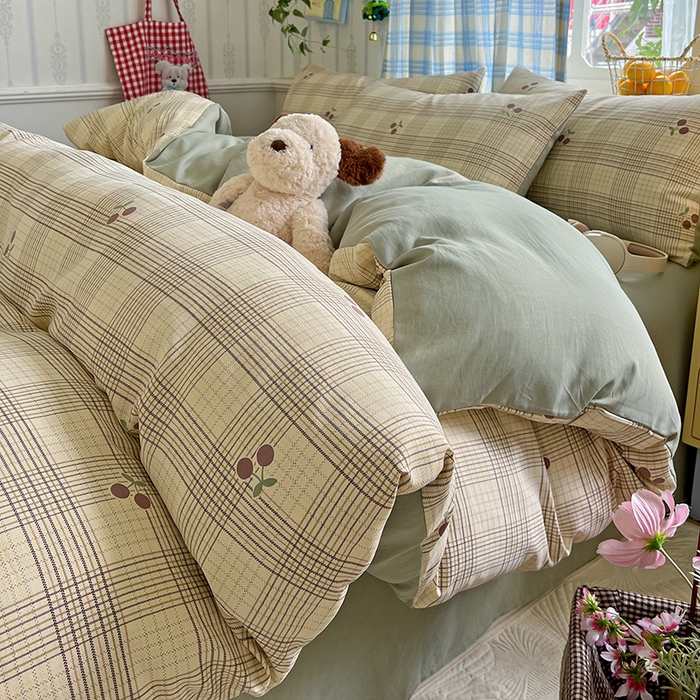 91家纺网 家纺一手货源 找家纺 名品家纺 2025新款加厚高克重人字纹优卡棉双层纱提花四件套（提供买家秀） 紫樱桃