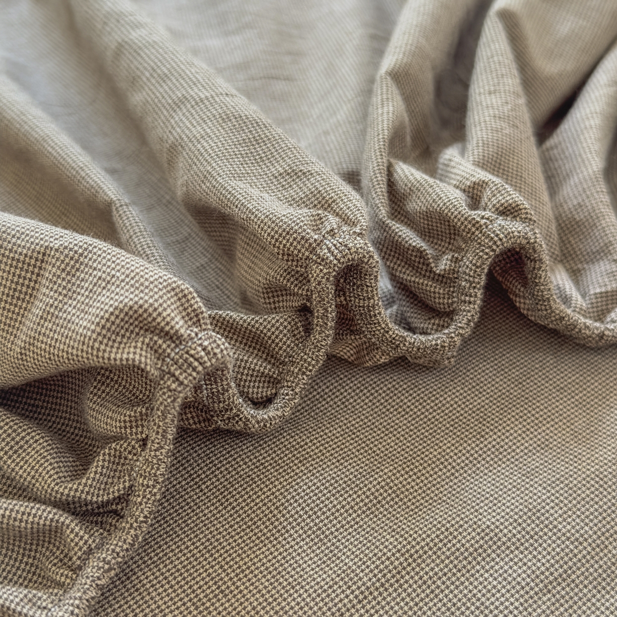 91家纺网 家纺一手货源 找家纺 晚依家纺 2025新款A类色织全棉水洗棉床单单件纯棉格子纯色学生宿舍定制定做 纯棉素-咖