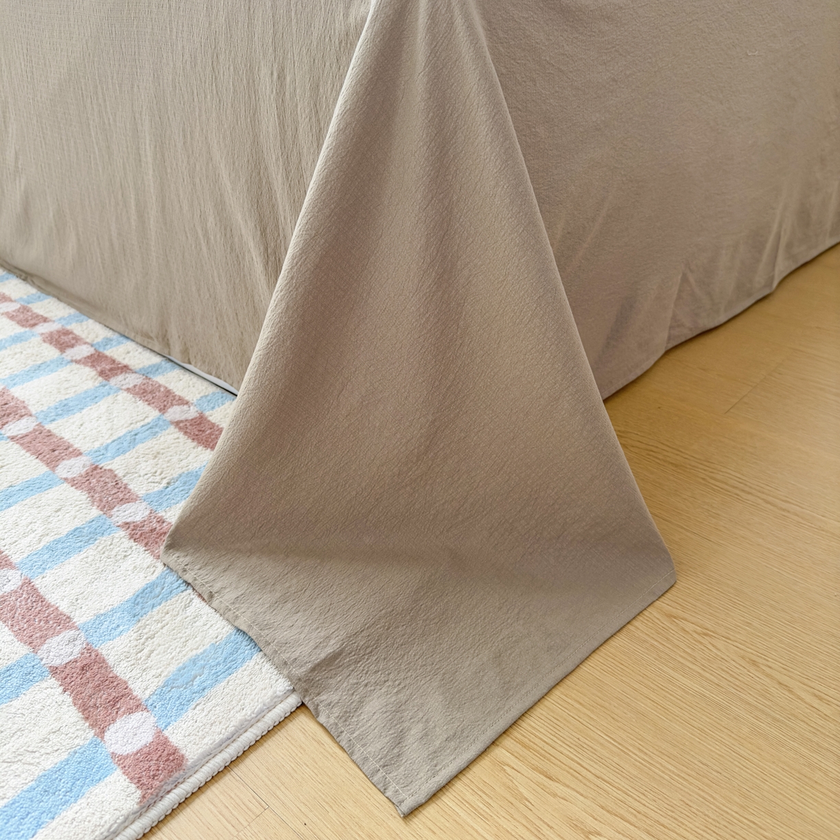 91家纺网 家纺一手货源 找家纺 亨通家纺 2025新款复古原麻双层纱臻至系列四件套 碎花絮语-灰