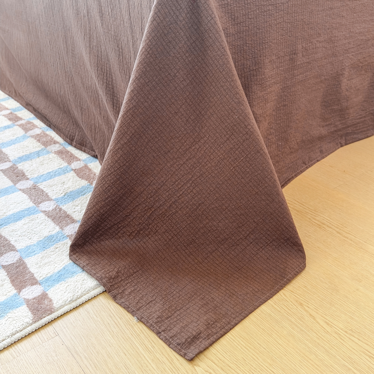 91家纺网 家纺一手货源 找家纺 亨通家纺 2025新款复古原麻双层纱臻至系列四件套 碎花絮语-咖