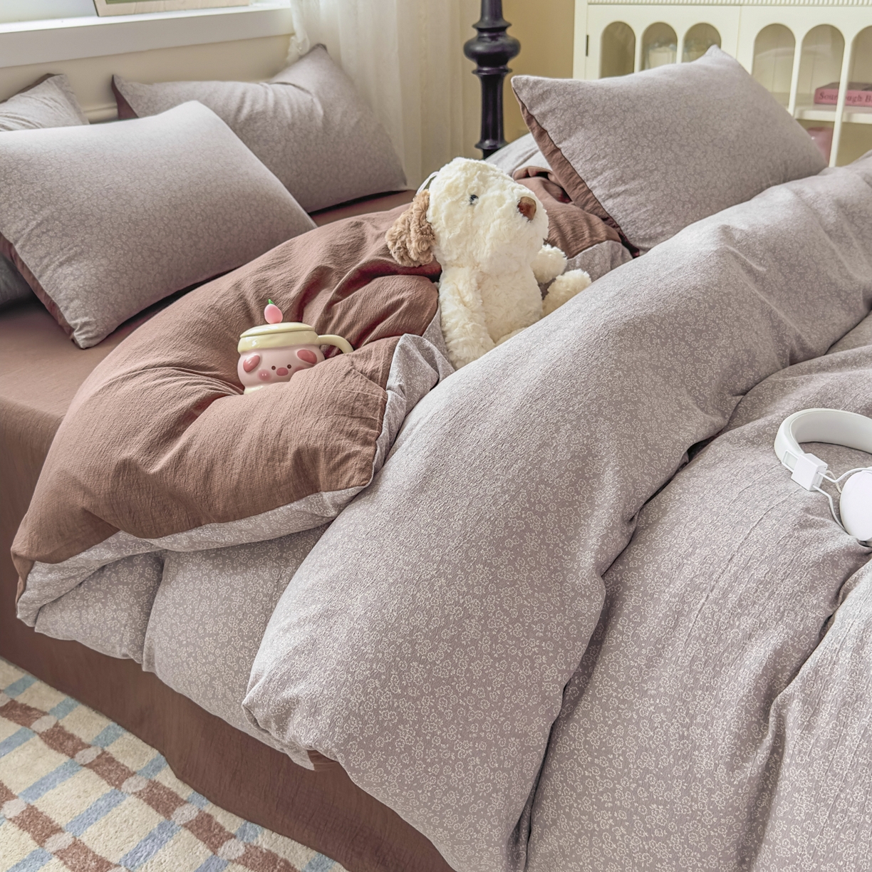 91家纺网 家纺一手货源 找家纺 亨通家纺 2025新款复古原麻双层纱臻至系列四件套 紫灰花韵