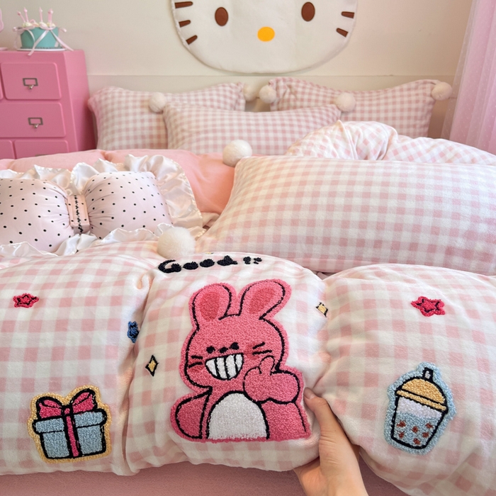 91家纺网 家纺一手货源 找家纺 （总）川悦生活 2025新款绣花牛奶绒毛巾绣四件套-大床