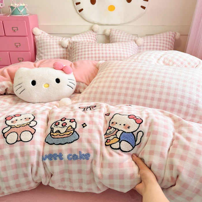 91家纺网 家纺一手货源 找家纺 川悦生活 2025新款绣花牛奶绒毛巾绣四件套-大床 蛋糕小喵