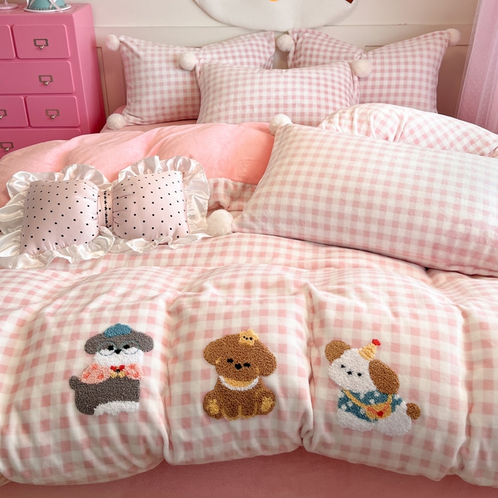 91家纺网 家纺一手货源 找家纺 川悦生活 2025新款绣花牛奶绒毛巾绣四件套-大床 幸福小奶狗