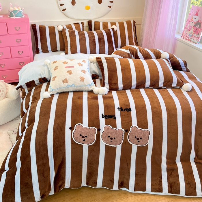 91家纺网 家纺一手货源 找家纺 川悦生活 2025新款绣花牛奶绒毛巾绣四件套-大床 咖布小熊