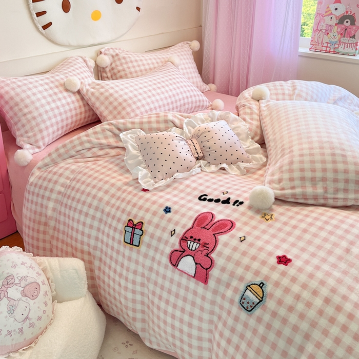 91家纺网 家纺一手货源 找家纺 川悦生活 2025新款绣花牛奶绒毛巾绣四件套-大床 甜茶小兔