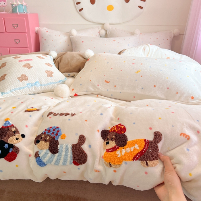 川悦生活 2025新款绣花牛奶绒毛巾绣四件套-大床 奶昔腊肠