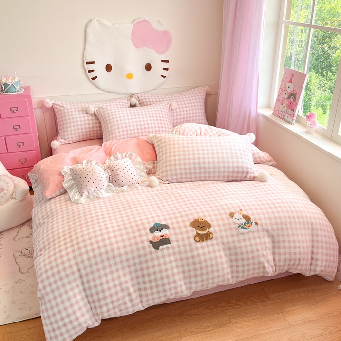 91家纺网 家纺一手货源 找家纺 川悦生活 2025新款绣花牛奶绒毛巾绣四件套-大床 幸福小奶狗