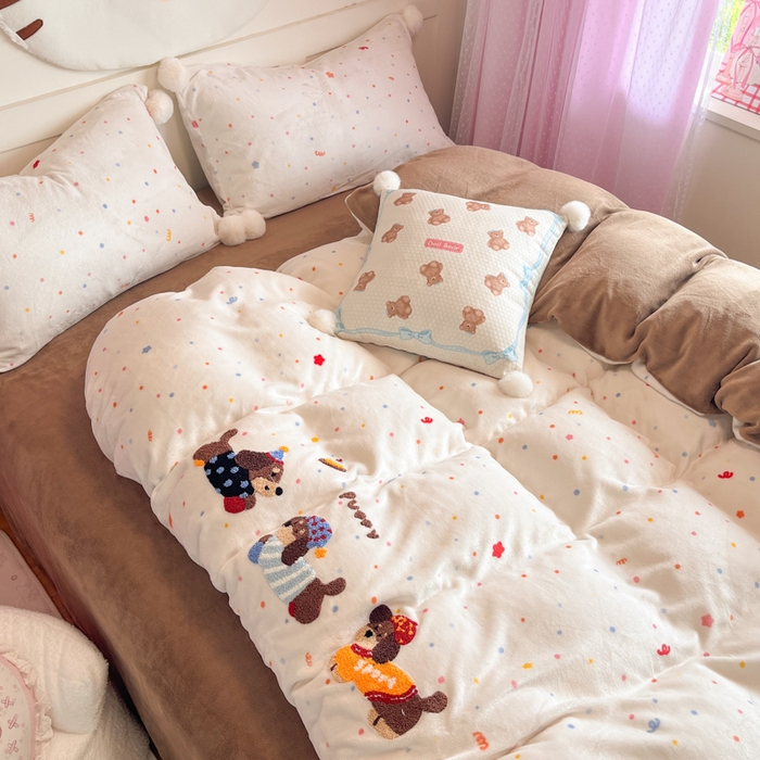 91家纺网 家纺一手货源 找家纺 川悦生活 2025新款绣花牛奶绒毛巾绣四件套-大床 奶昔腊肠