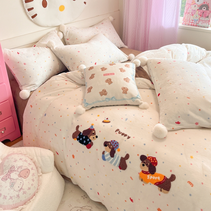 91家纺网 家纺一手货源 找家纺 川悦生活 2025新款绣花牛奶绒毛巾绣四件套-大床 奶昔腊肠