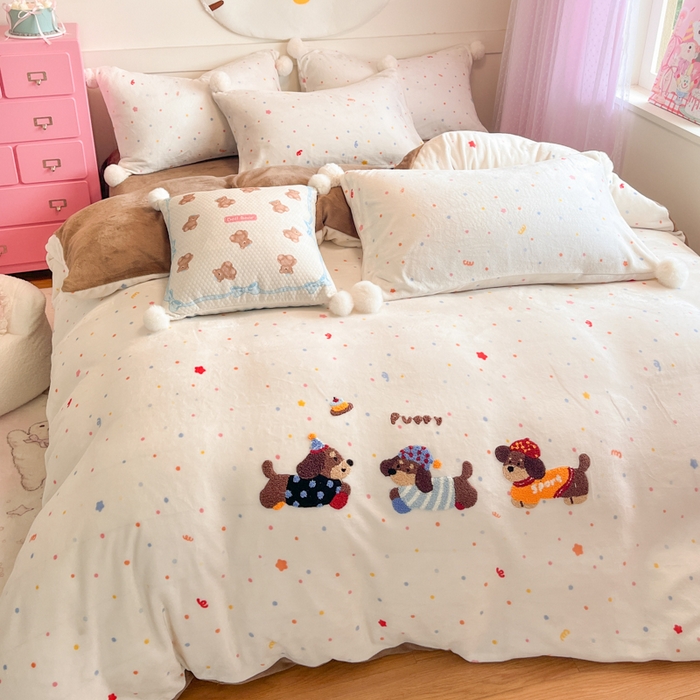 91家纺网 家纺一手货源 找家纺 川悦生活 2025新款绣花牛奶绒毛巾绣四件套-大床 奶昔腊肠