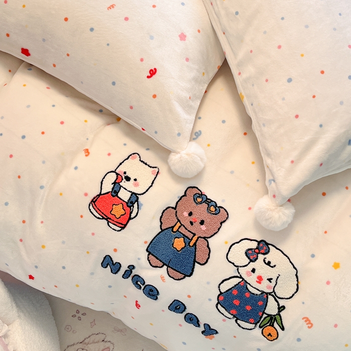 91家纺网 家纺一手货源 找家纺 川悦生活 2025新款绣花牛奶绒毛巾绣四件套-大床 快乐好友派