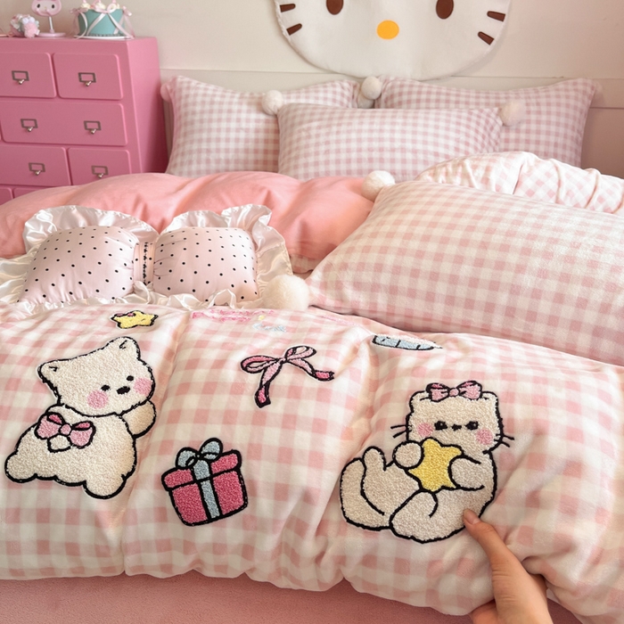 川悦生活 2025新款绣花牛奶绒毛巾绣四件套-大床 甜蜜一家