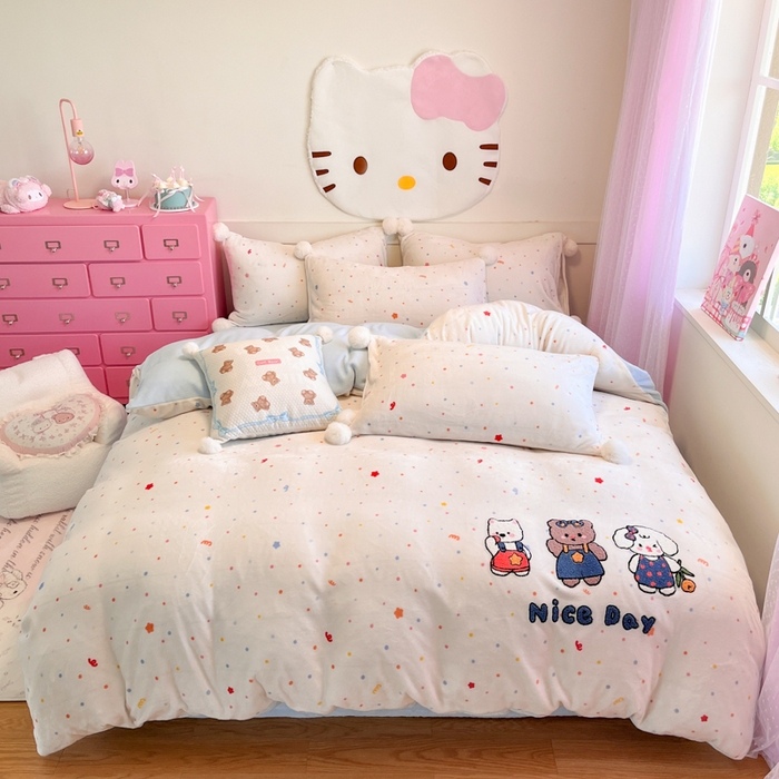 91家纺网 家纺一手货源 找家纺 川悦生活 2025新款绣花牛奶绒毛巾绣四件套-大床 快乐好友派