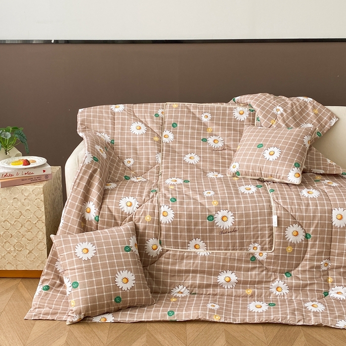 91家纺网 家纺一手货源 找家纺 新奇异 2025新款雏菊秘境系列抱枕被 雏菊秘境