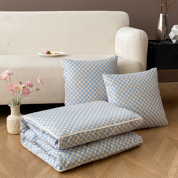 新奇异 2025新款雏菊秘境系列抱枕被 慢生活-蓝色