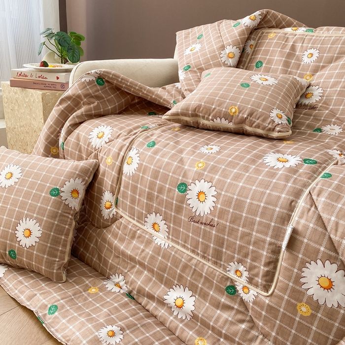 91家纺网 家纺一手货源 找家纺 新奇异 2025新款雏菊秘境系列抱枕被 雏菊秘境