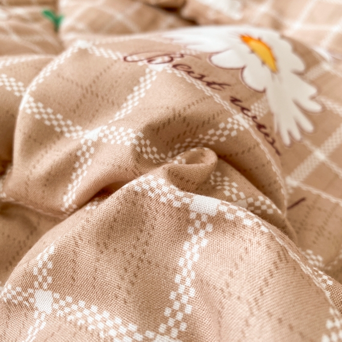 91家纺网 家纺一手货源 找家纺 新奇异 2025新款雏菊秘境系列抱枕被 雏菊秘境