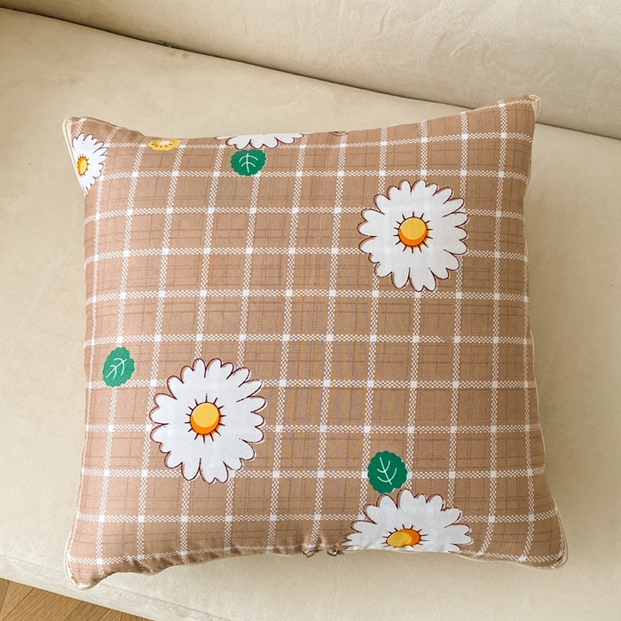 91家纺网 家纺一手货源 找家纺 新奇异 2025新款雏菊秘境系列抱枕被 雏菊秘境