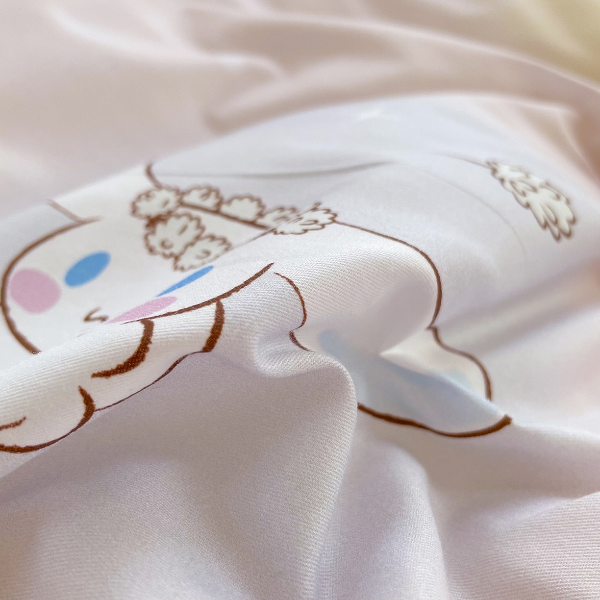 91家纺网 家纺一手货源 找家纺 浩诚2025新款三丽欧专版花型全棉纯棉床笠 霓虹