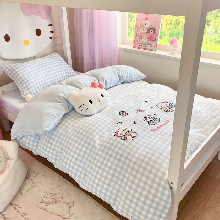 91家纺网 家纺一手货源 找家纺 川悦生活 2025新款绣花牛奶绒毛巾绣四件套-小床 奶心小猫