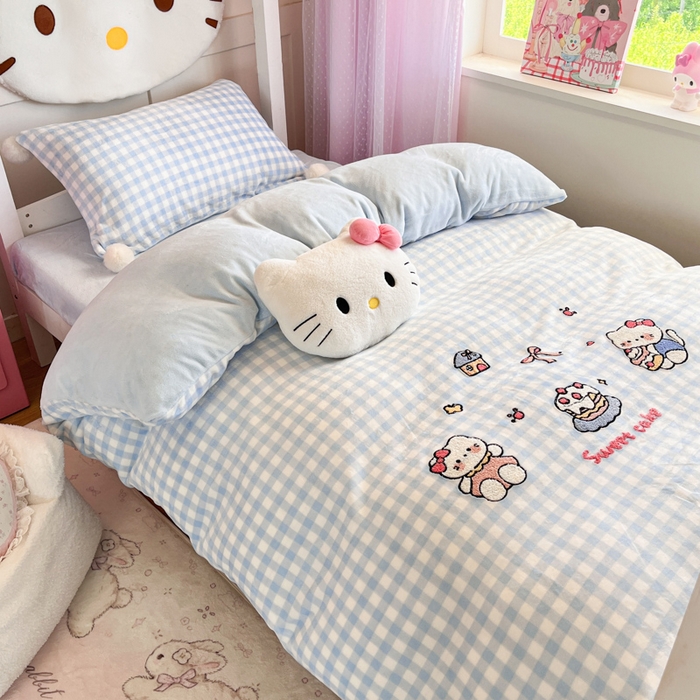 91家纺网 家纺一手货源 找家纺 川悦生活 2025新款绣花牛奶绒毛巾绣四件套-小床 奶心小猫