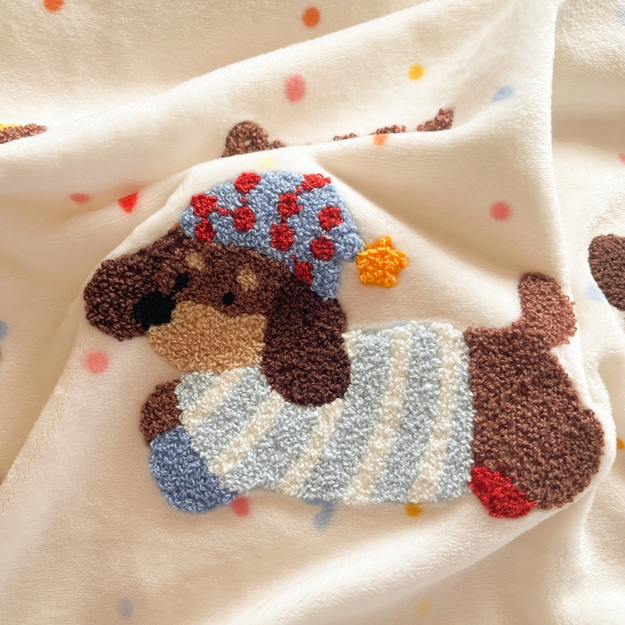 91家纺网 家纺一手货源 找家纺 川悦生活 2025新款绣花牛奶绒毛巾绣四件套-小床 奶昔腊肠