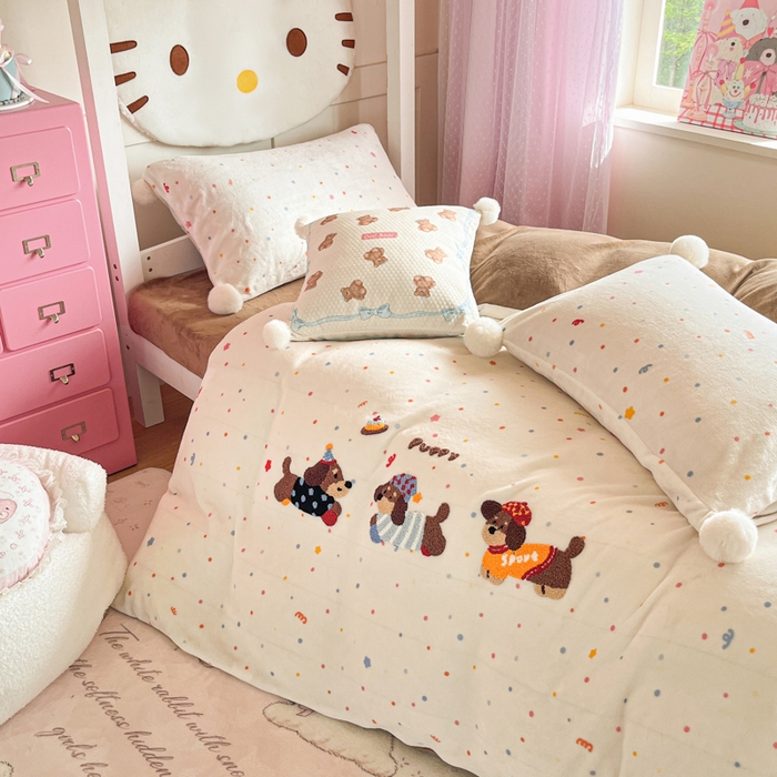 91家纺网 家纺一手货源 找家纺 川悦生活 2025新款绣花牛奶绒毛巾绣四件套-小床 奶昔腊肠