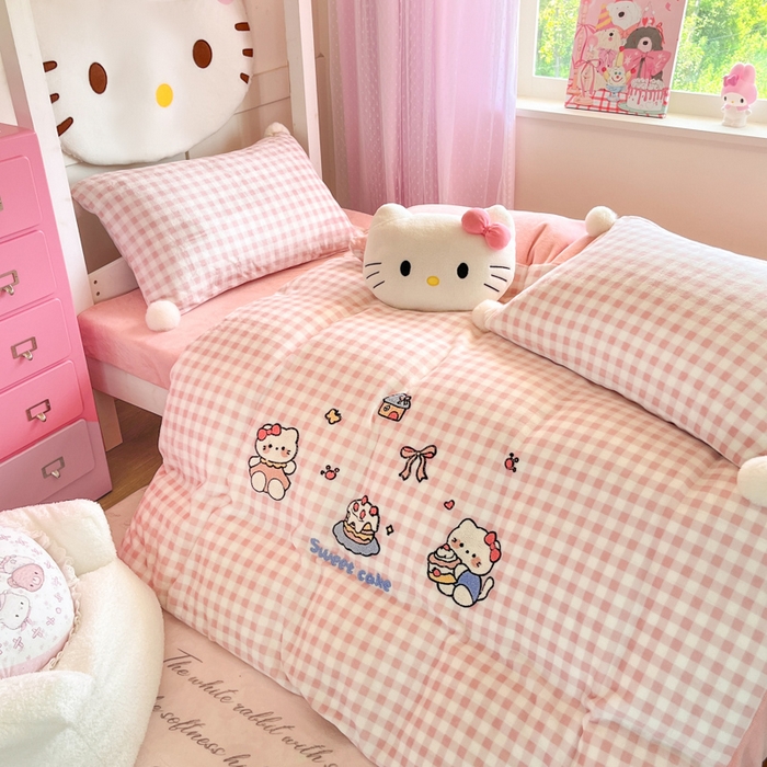 91家纺网 家纺一手货源 找家纺 川悦生活 2025新款绣花牛奶绒毛巾绣四件套-小床 蛋糕小喵