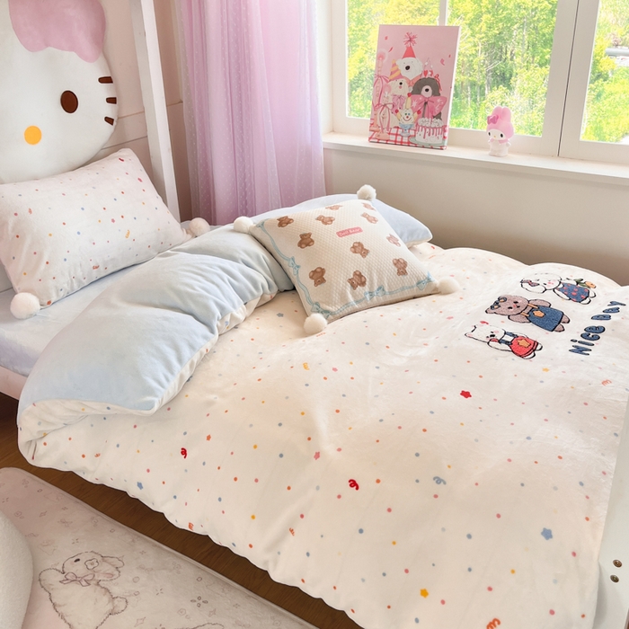 91家纺网 家纺一手货源 找家纺 川悦生活 2025新款绣花牛奶绒毛巾绣四件套-小床 快乐好友派