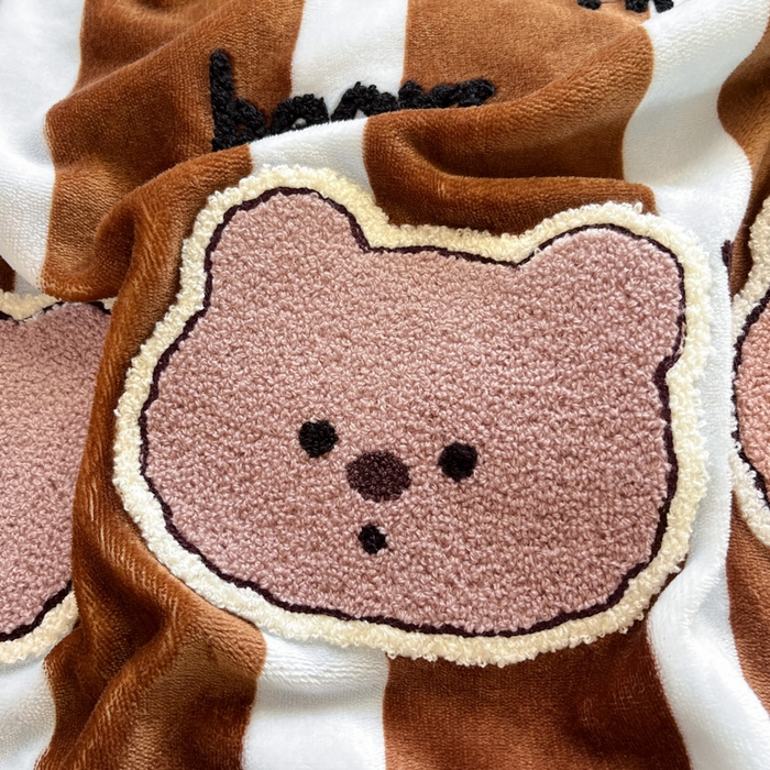 91家纺网 家纺一手货源 找家纺 川悦生活 2025新款绣花牛奶绒毛巾绣四件套-小床 咖布小熊