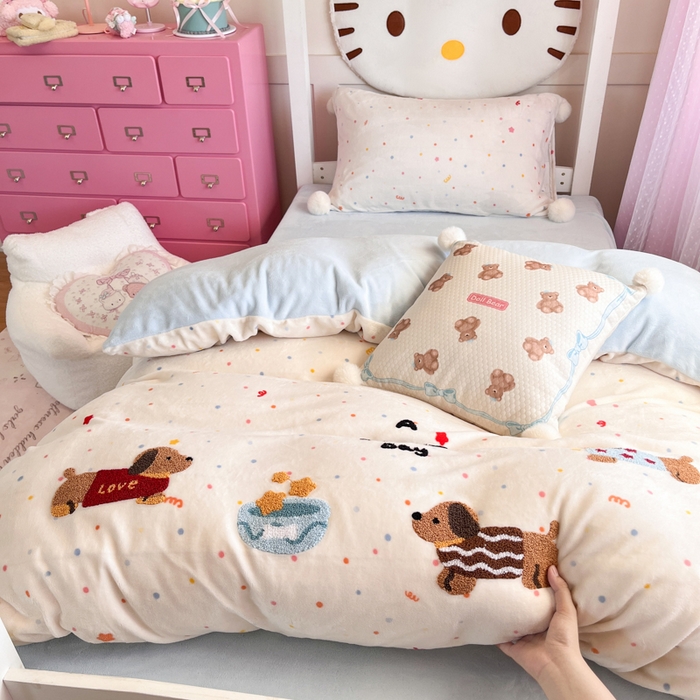 川悦生活 2025新款绣花牛奶绒毛巾绣四件套-小床 旺皮小狗