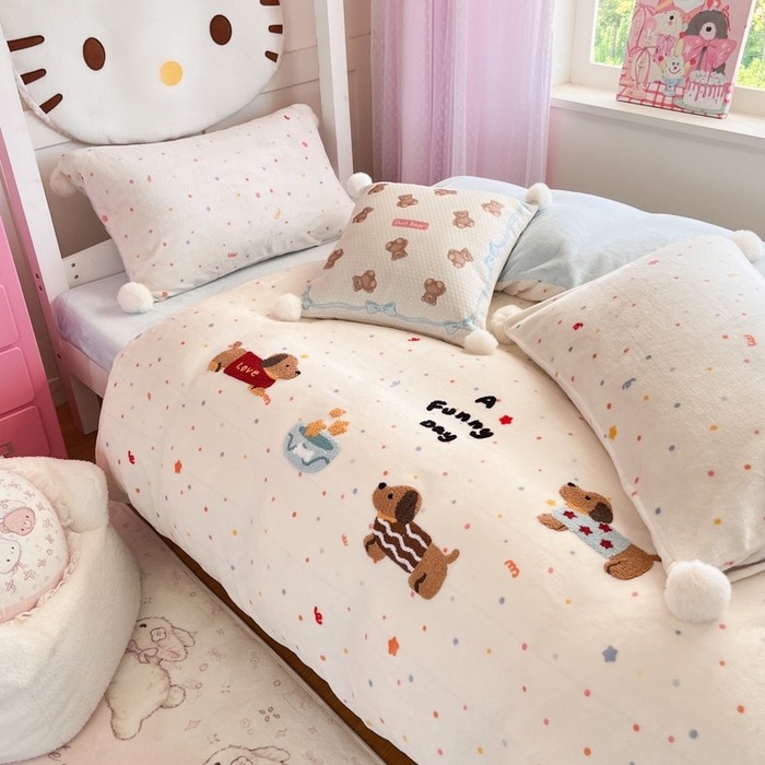 91家纺网 家纺一手货源 找家纺 川悦生活 2025新款绣花牛奶绒毛巾绣四件套-小床 旺皮小狗