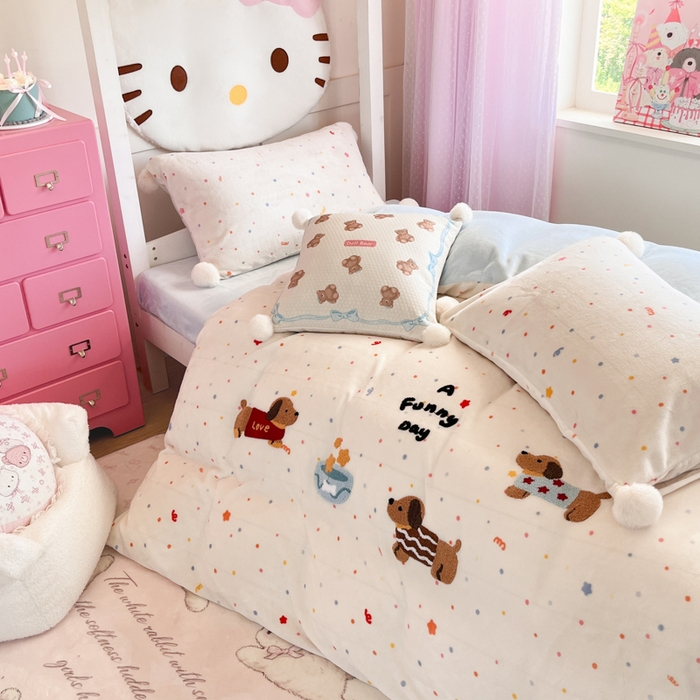 91家纺网 家纺一手货源 找家纺 川悦生活 2025新款绣花牛奶绒毛巾绣四件套-小床 旺皮小狗