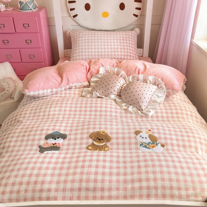 91家纺网 家纺一手货源 找家纺 川悦生活 2025新款绣花牛奶绒毛巾绣四件套-小床 幸福小奶狗