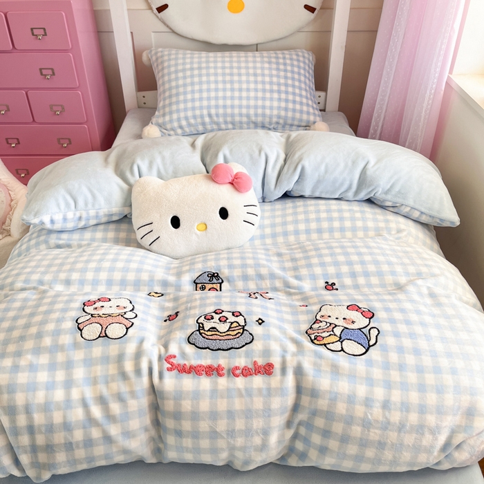 91家纺网 家纺一手货源 找家纺 川悦生活 2025新款绣花牛奶绒毛巾绣四件套-小床 奶心小猫