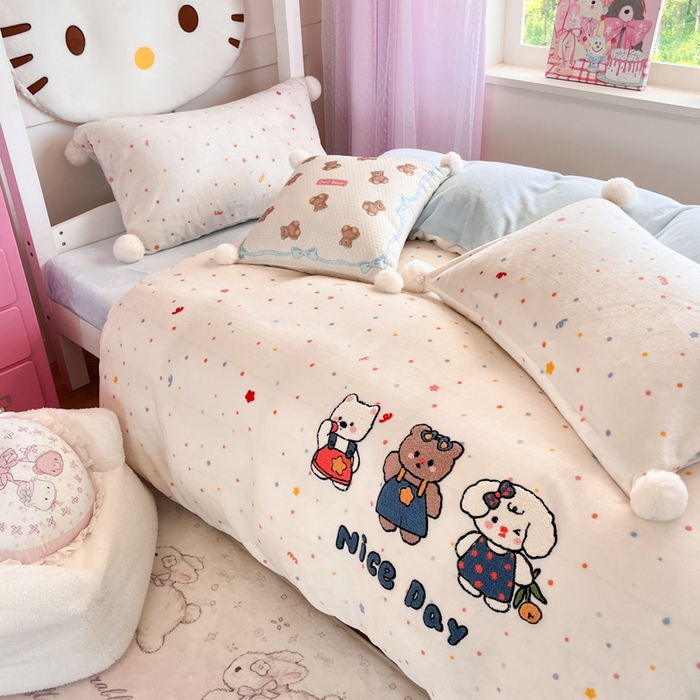 91家纺网 家纺一手货源 找家纺 川悦生活 2025新款绣花牛奶绒毛巾绣四件套-小床 快乐好友派