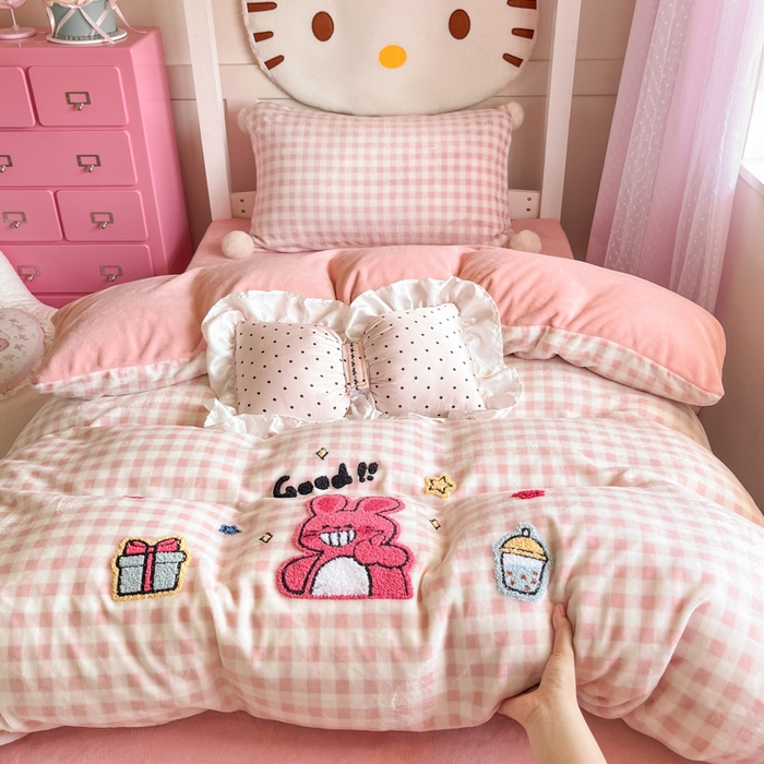 91家纺网 家纺一手货源 找家纺 （总）川悦生活 2025新款绣花牛奶绒毛巾绣四件套-小床