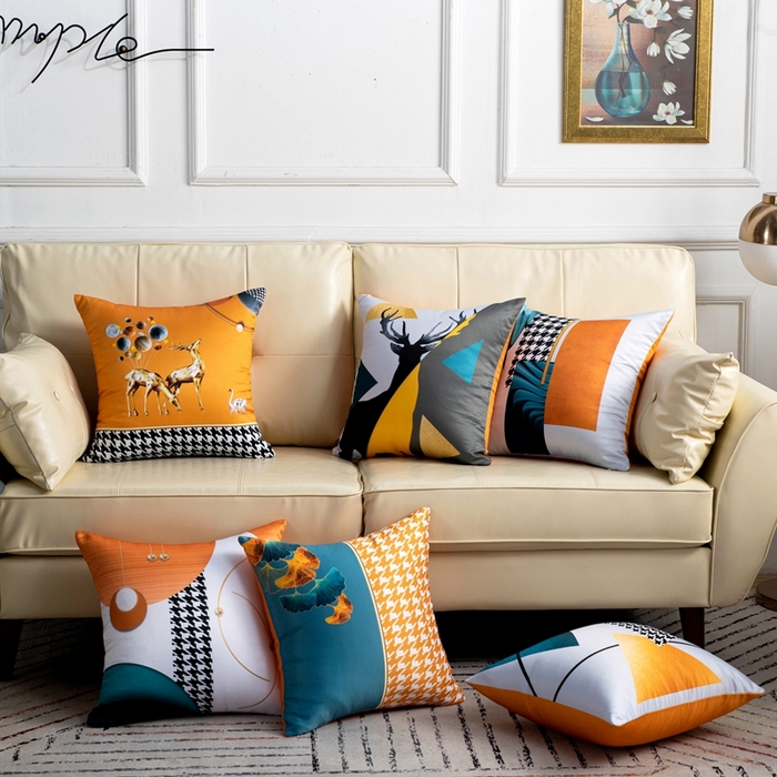 91家纺网 家纺一手货源 找家纺 新奇异 2025新款橙色仿真丝抱枕（支持定制） 组合图仅供展示