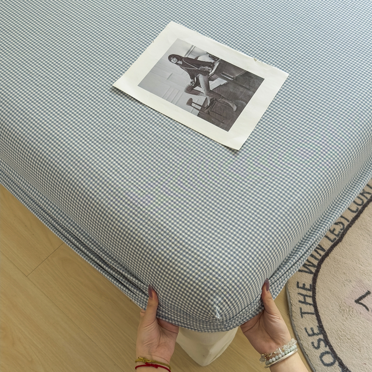 91家纺网 家纺一手货源 找家纺 晚依家纺 2025新款A类色织全棉水洗棉床单单件纯棉格子纯色学生宿舍定制定做 密格-浅蓝